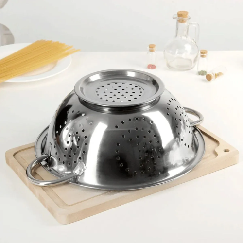 COLADOR . ACERO INOX. 24CM/3LTS